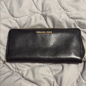 Michael Kors Black Leather Zip Wallet